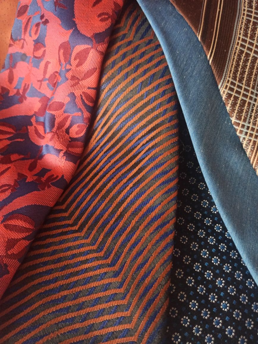 zestaw krawatów różne
