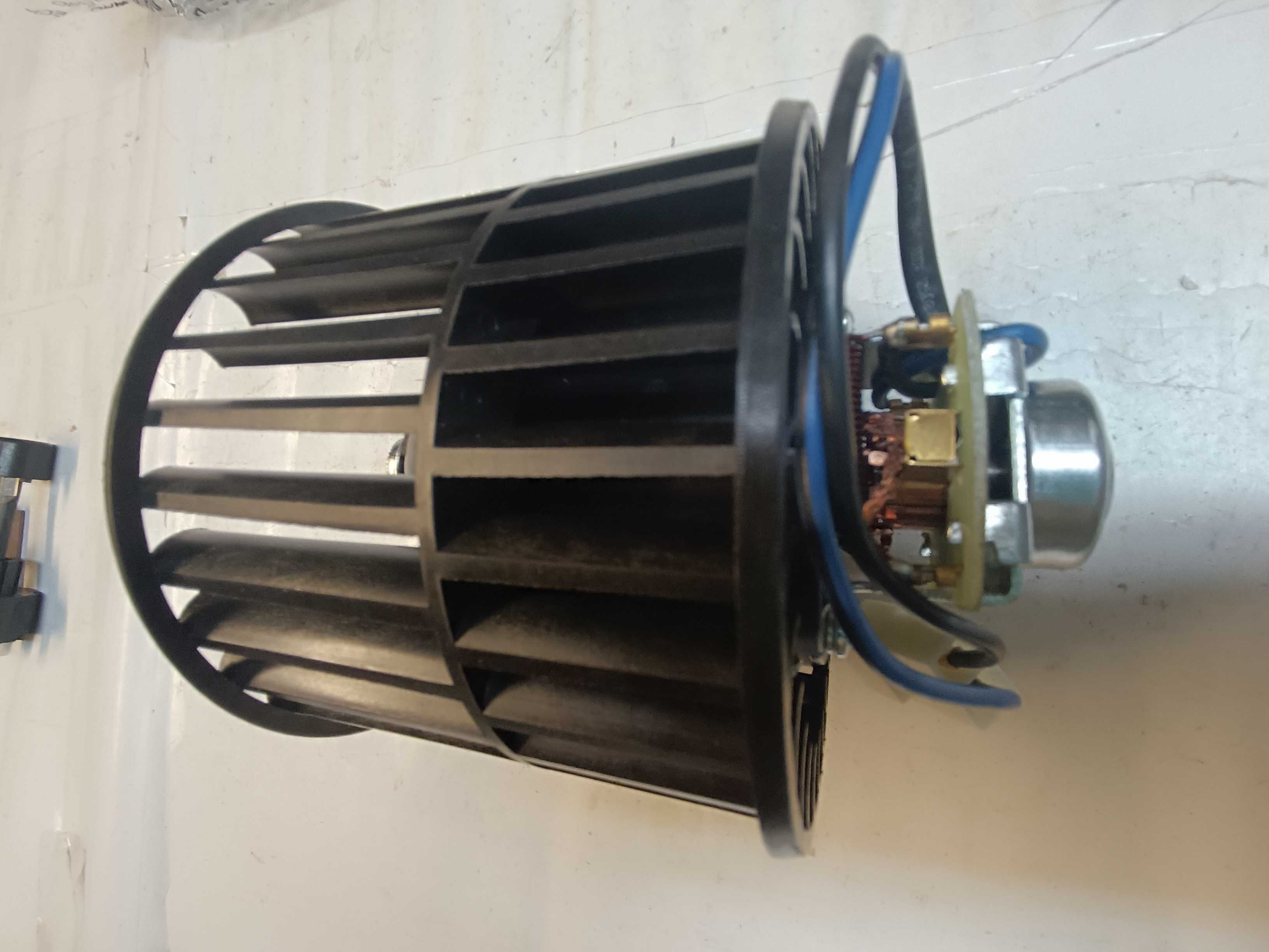 Электродвигатель отопителя вентилятор печки 12в 90вт Газ 3302 Ваз 2108