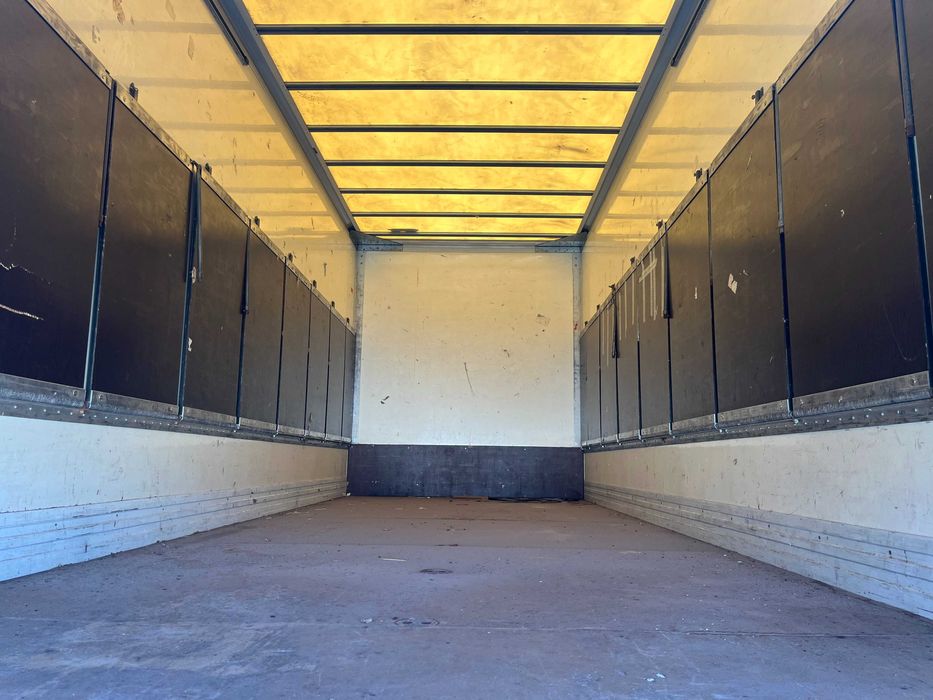 MAN TGX 26.470 6X2-4 LL BDF 2021 Промтоварний фургон-контейнер