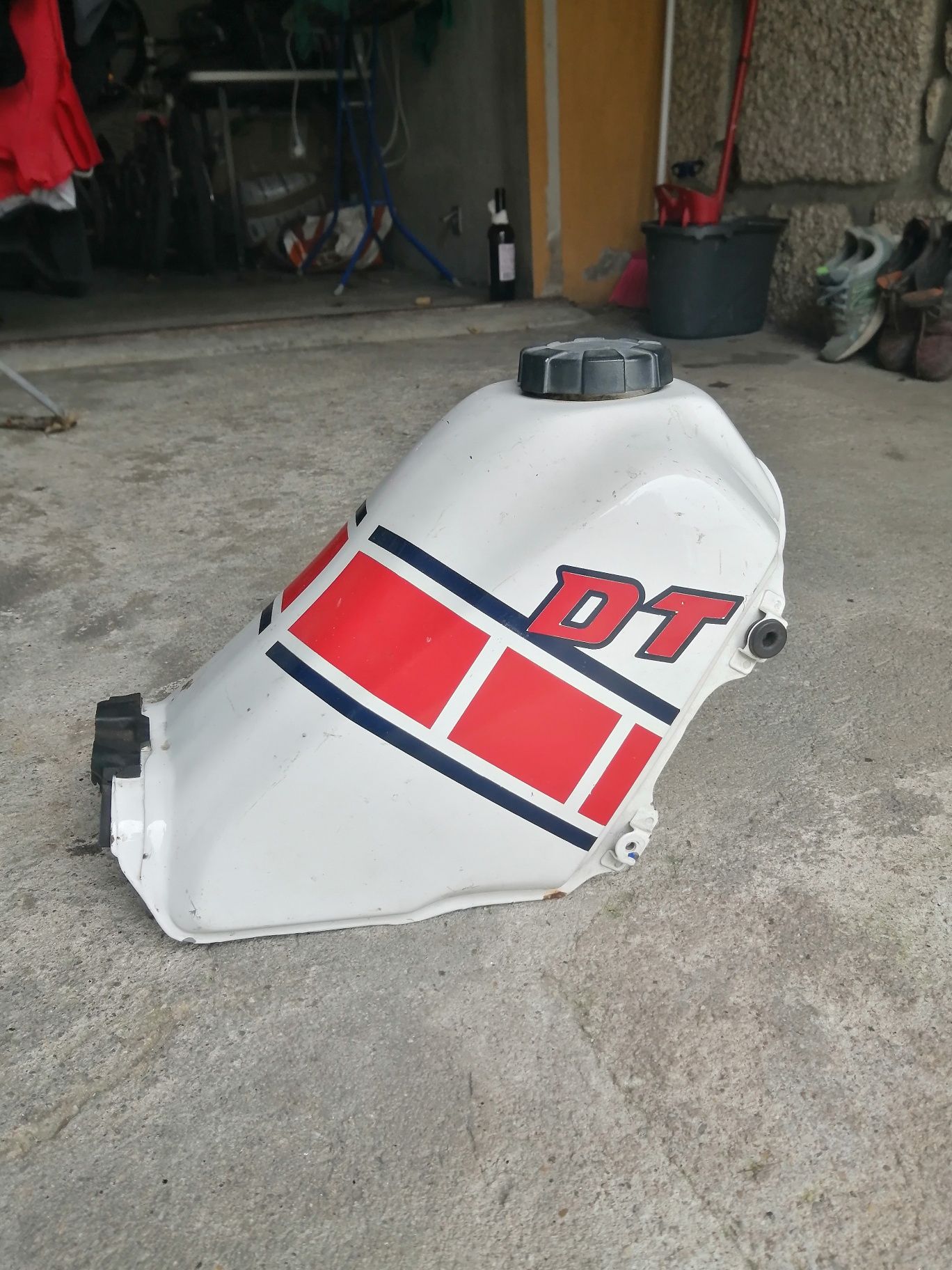 Vendo depósito da yahama DT 125 ypvs