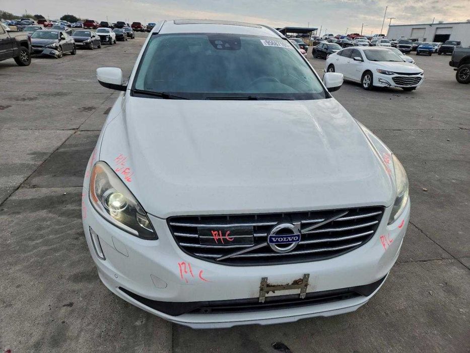 Volvo XC-60 T6 Platinum