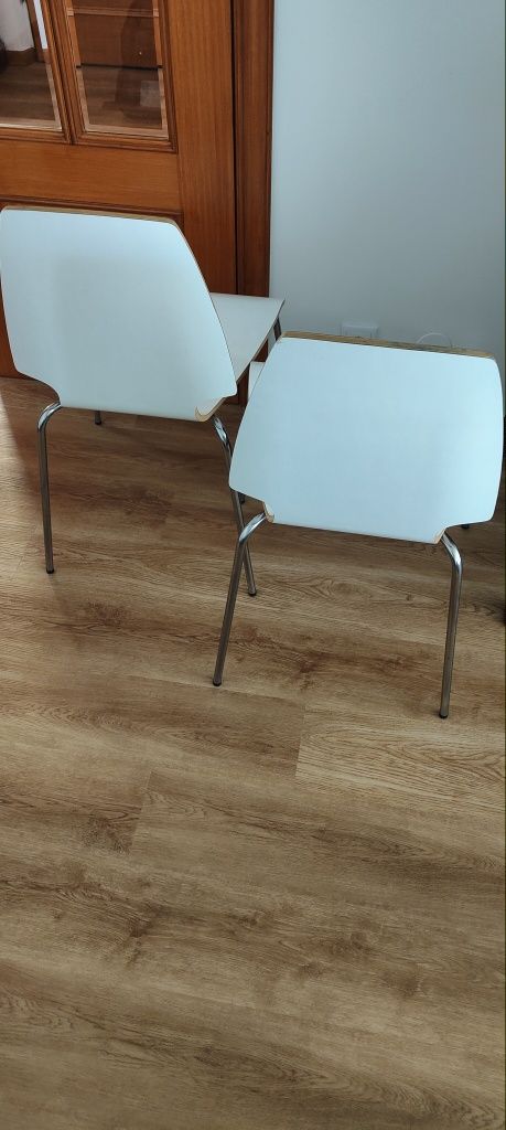 2 Cadeiras IKEA VILMAR – Modernas e Confortáveis