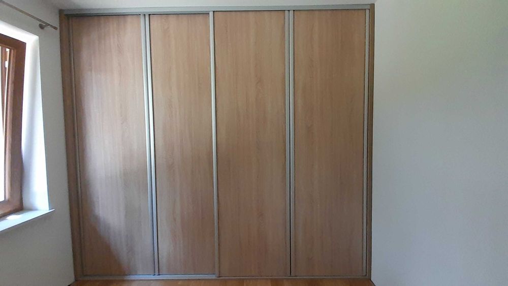 Szafa drzwi przesuwne bardzo duża