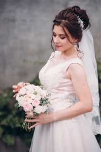 Свадебное нежное платье со шлейфом (чехол в подарок)