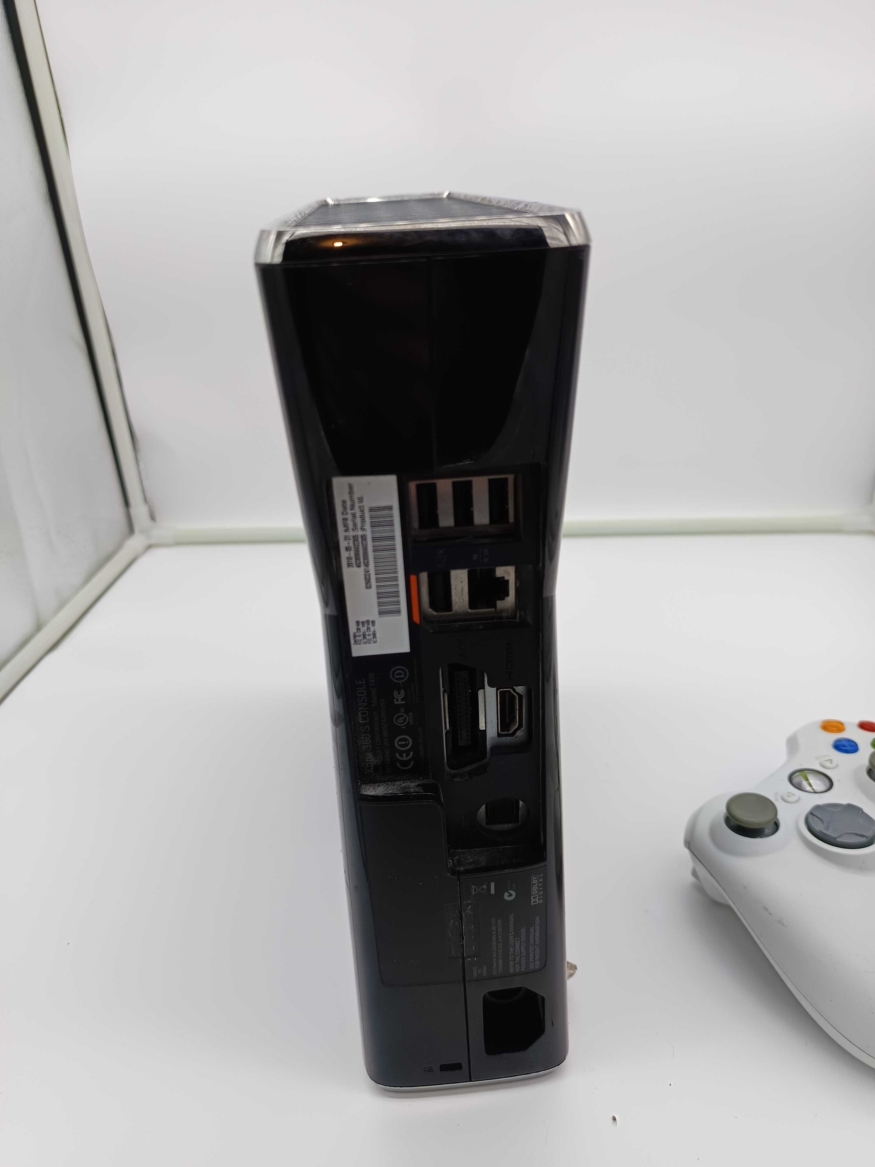 Konsola Xbox 360 S 250GB + 1 pad + gry