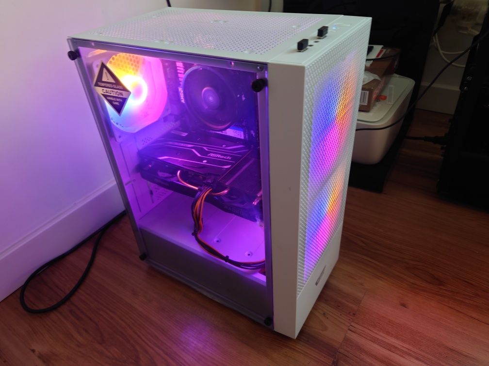 Komputer gamingowy ryzen 5 4500, 32GB DDR4, RX 6600 8GB M.2 1T W11