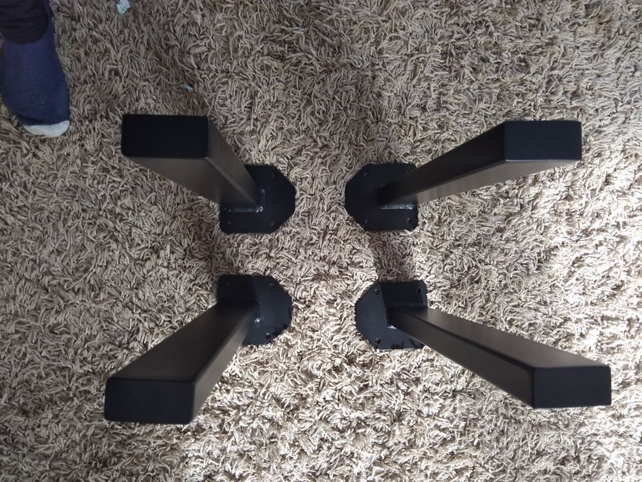 Metalowe nogi do stołu  bardzo solid.ne.