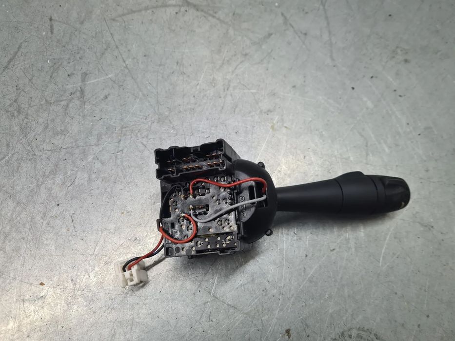 Manípulo de luzes RENAULT Twingo III (BCM_)