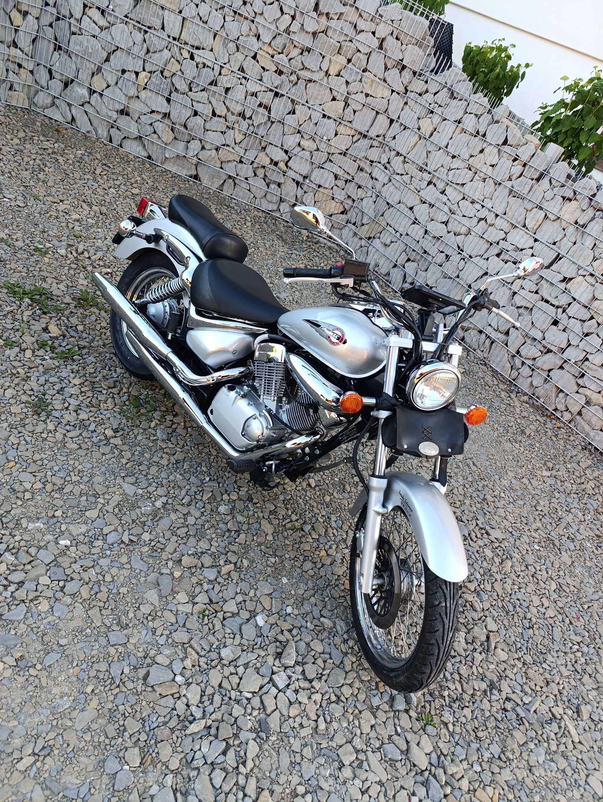 Suzuki intruder VL 125
