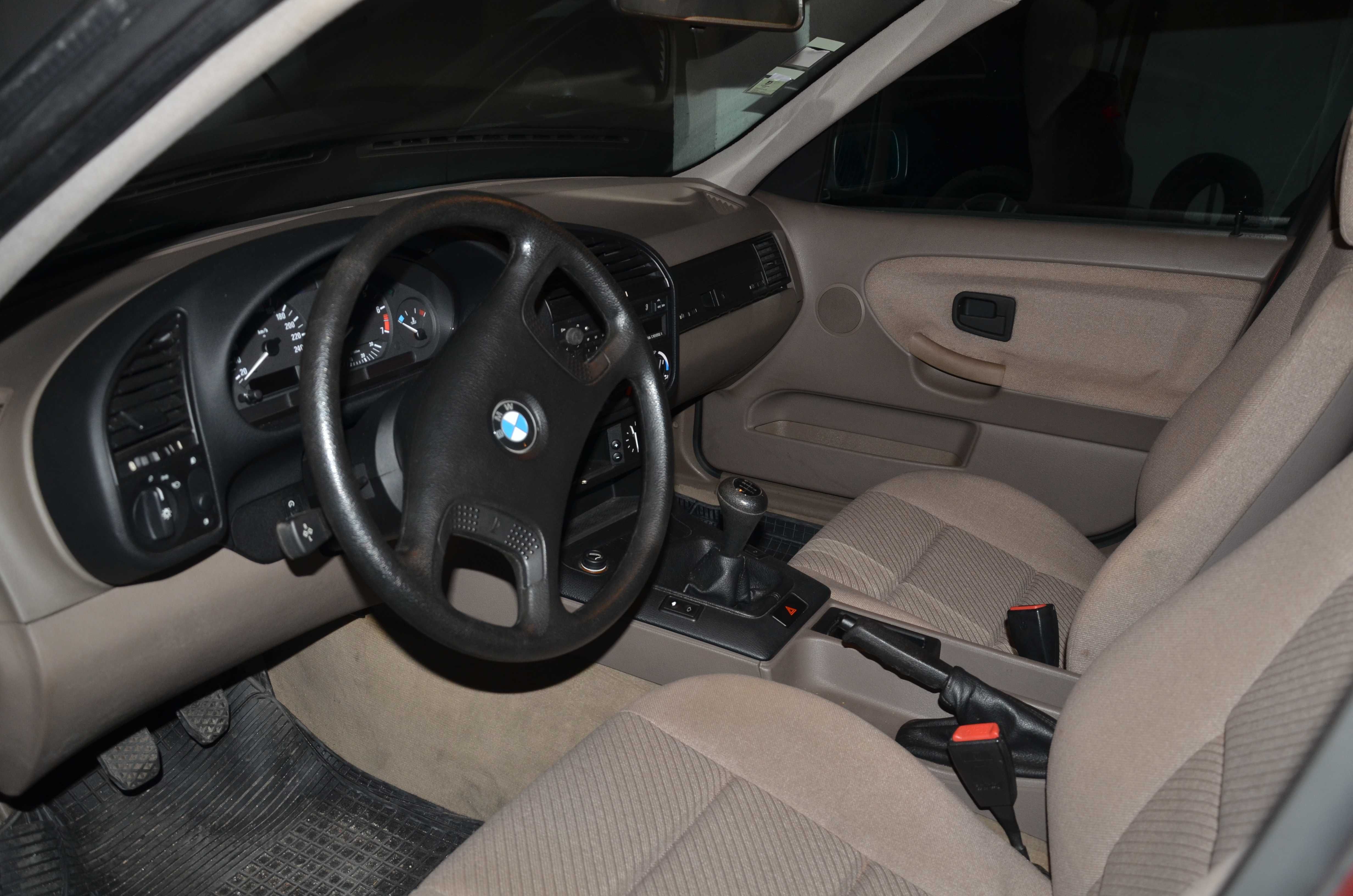 BMW 320 i (E 36)
