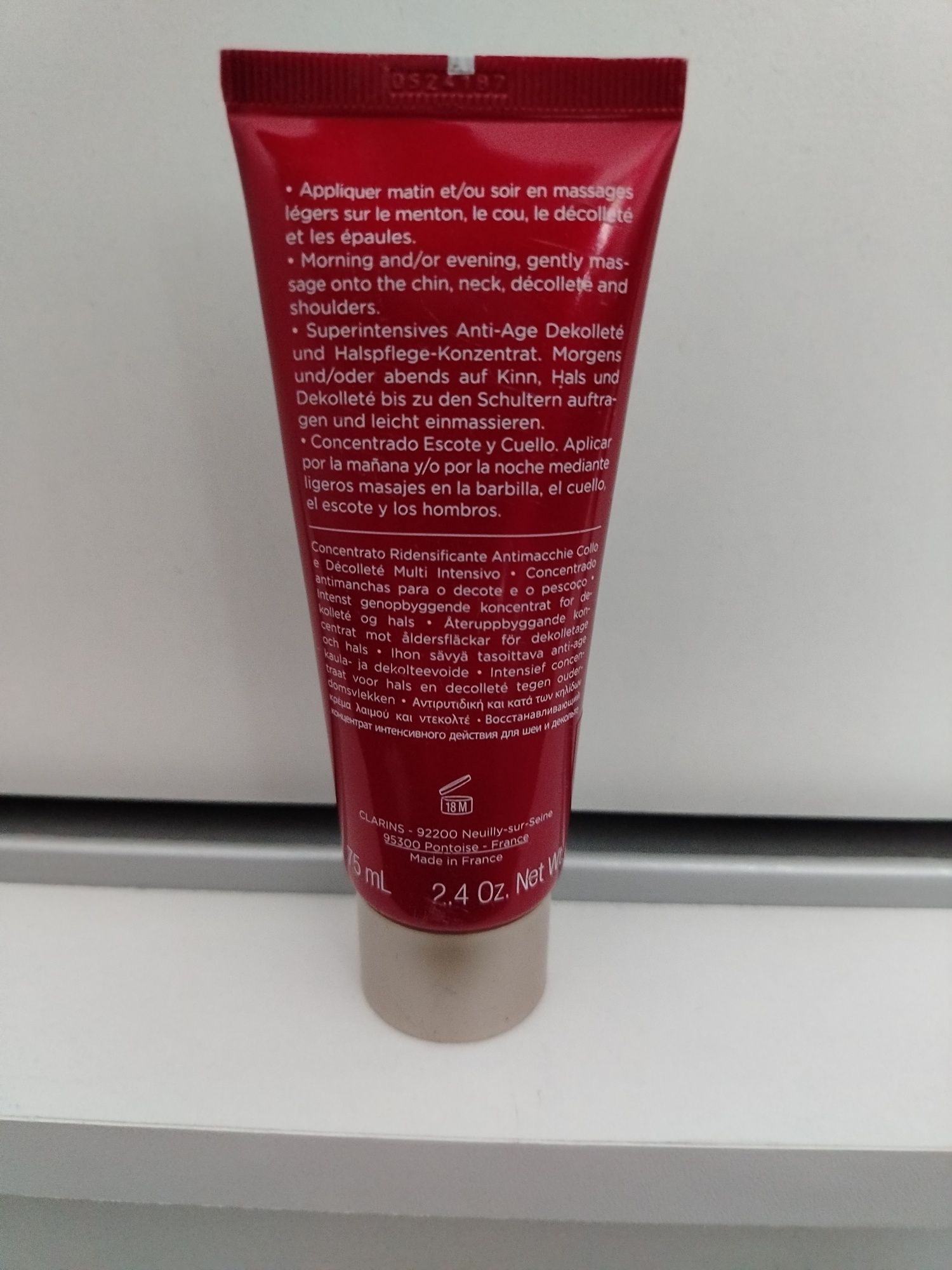 Clarins Krem do pielęgnacji dekoltu 
Koncentrat do pielęg