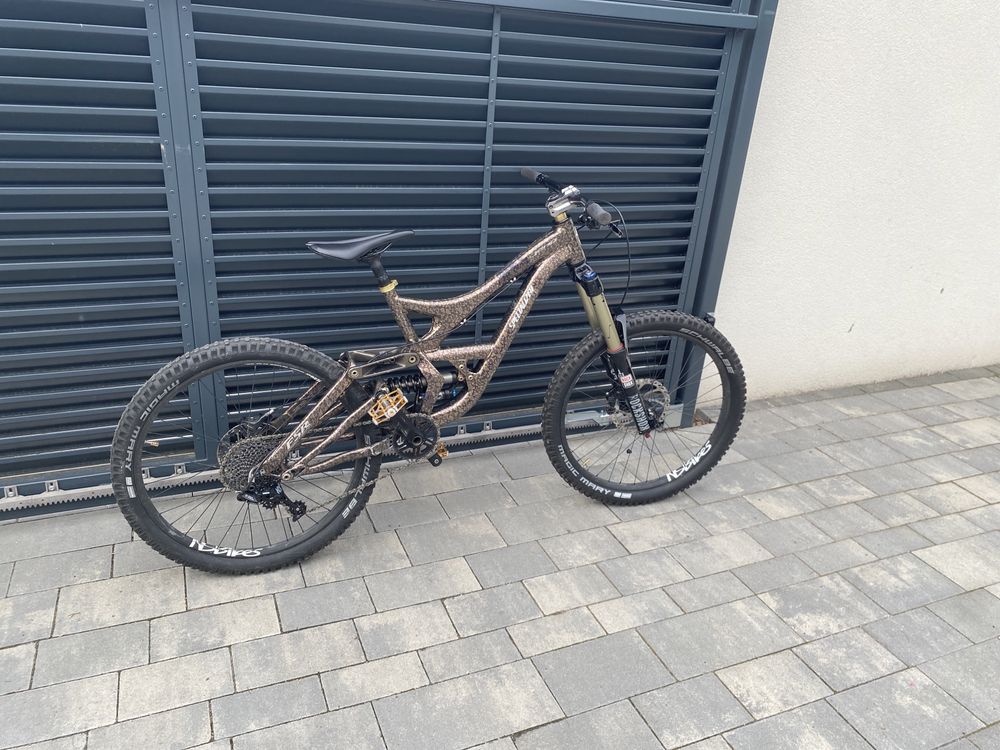 Specialized demo 8