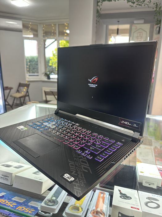 ASUS ROG Strix G15 G512LW-ES76
