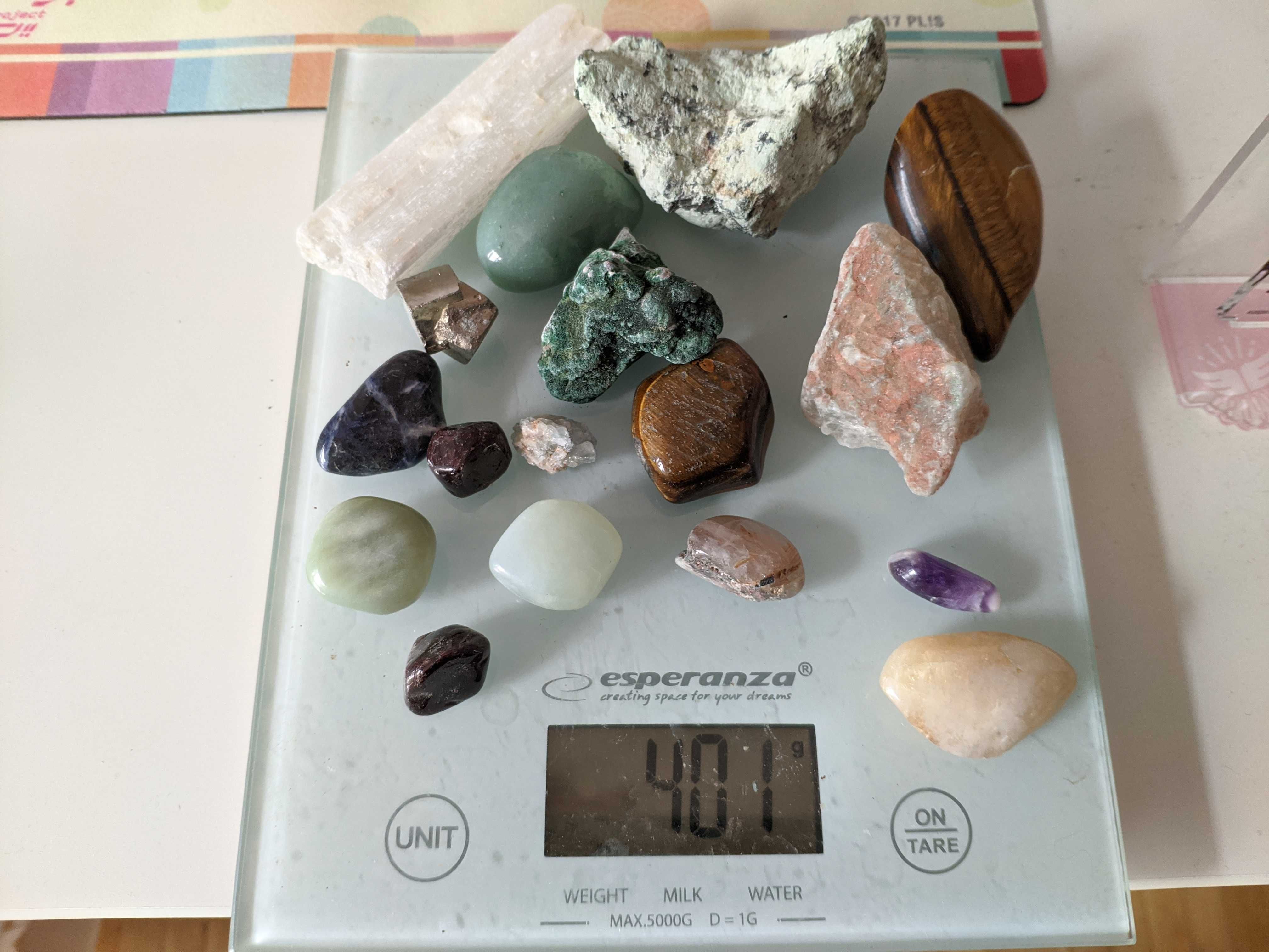 Zestaw 17 kryształów minerałów kamieni (400g)