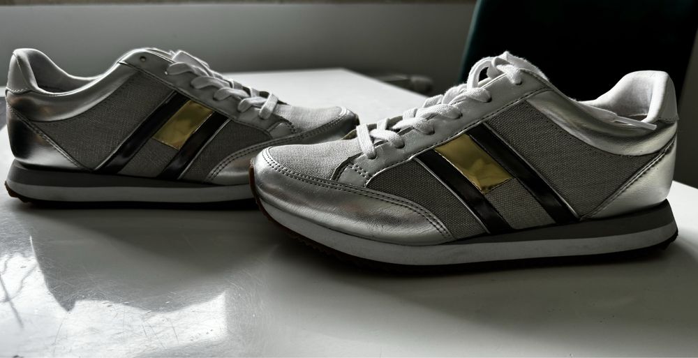 Buty damskie Adidasy Tommy Jeans roz. 39