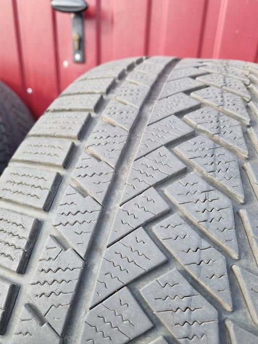 4x 235/55R17 Continental Wintercontact