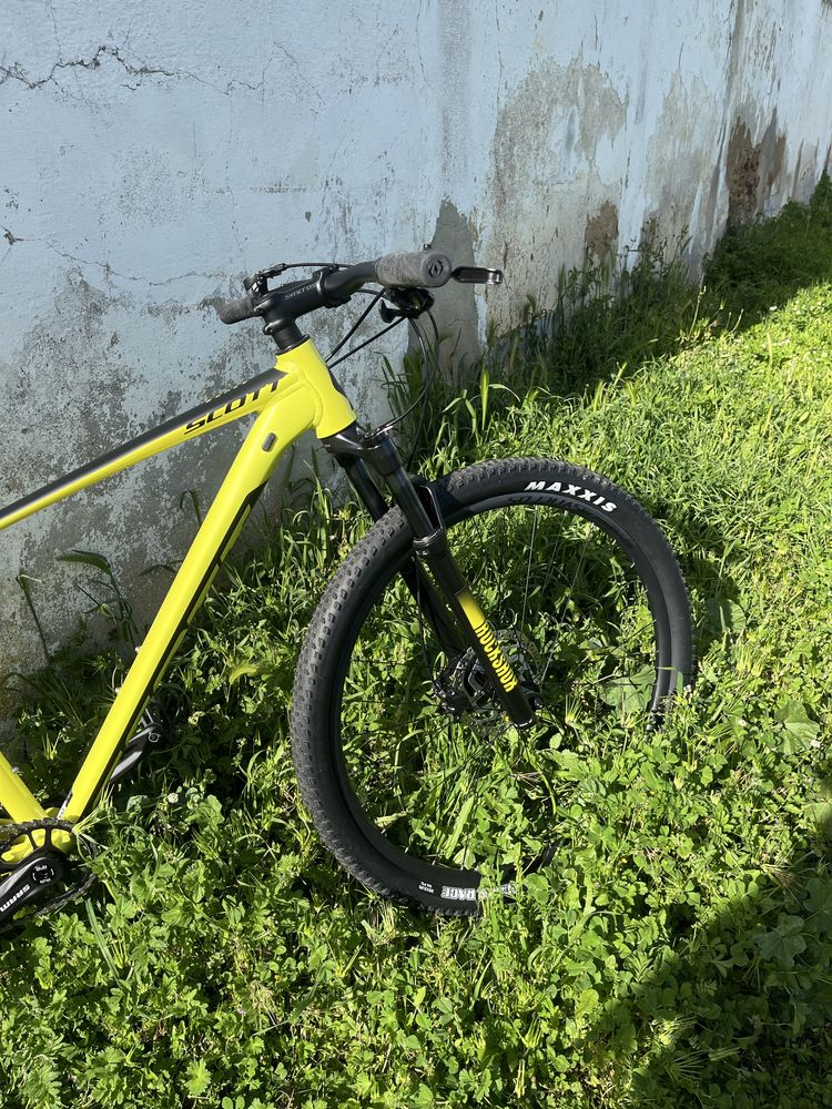 Scoot scale 970 como nova