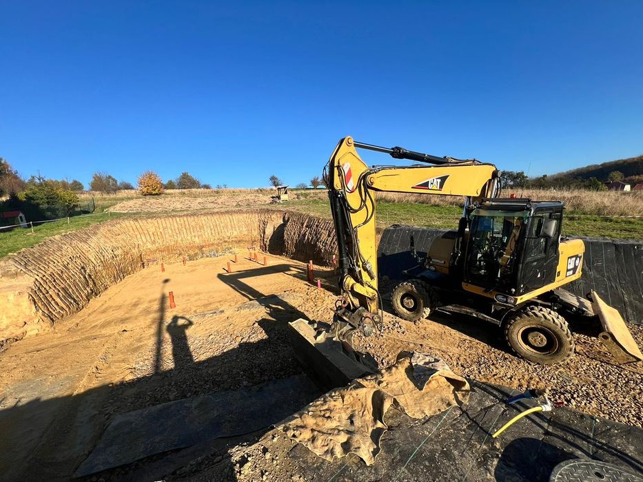 Usługi Koparkami Wywóz Ziemi Piasek Ziemia Dolomit Grys  Wyburzenia