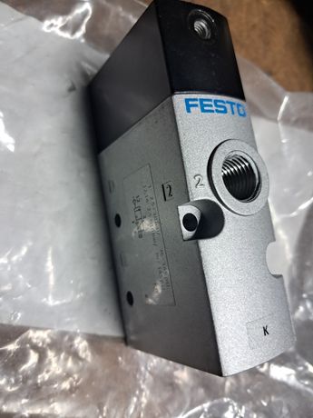 Пневмоклапан клапан распределитель Festo VUMS L25 M32C A G1/4