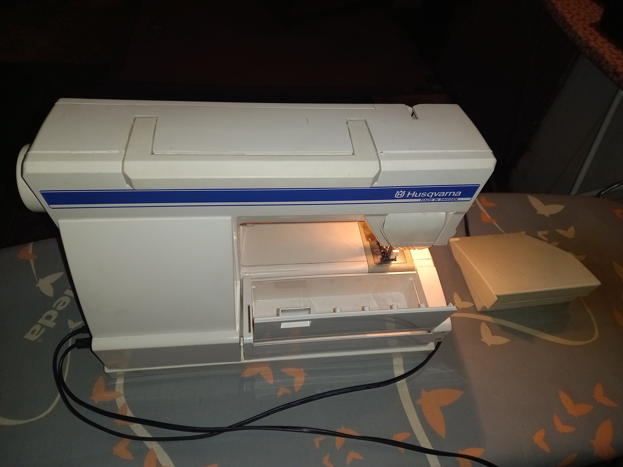 Máquina costura husqvarna 230