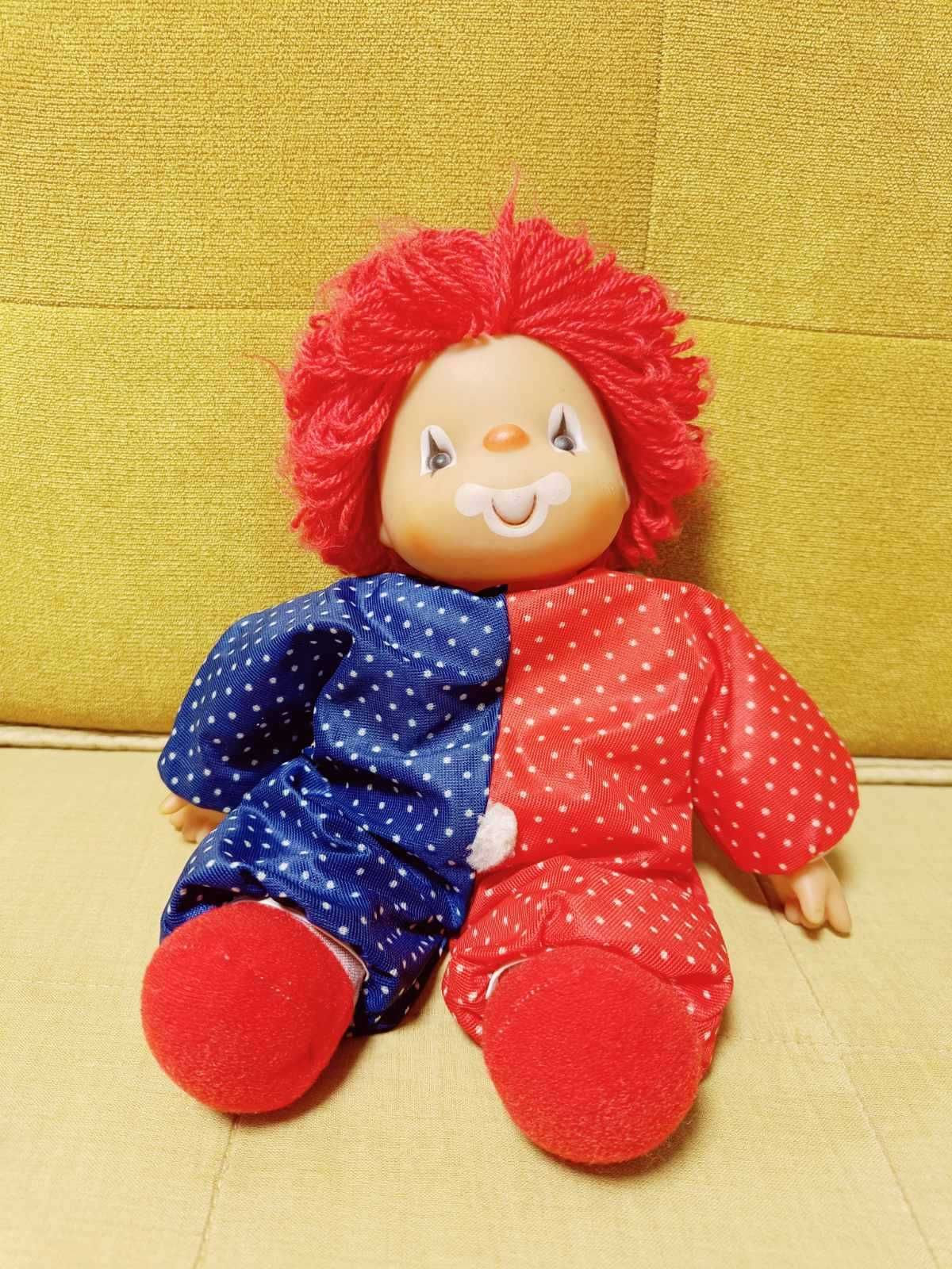 набор игрушек. пирамидка и друие разные ирушки.