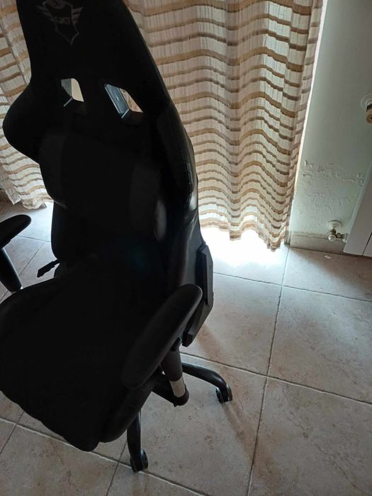 Cadeira gaming GXT comprada na fnac por 320€
