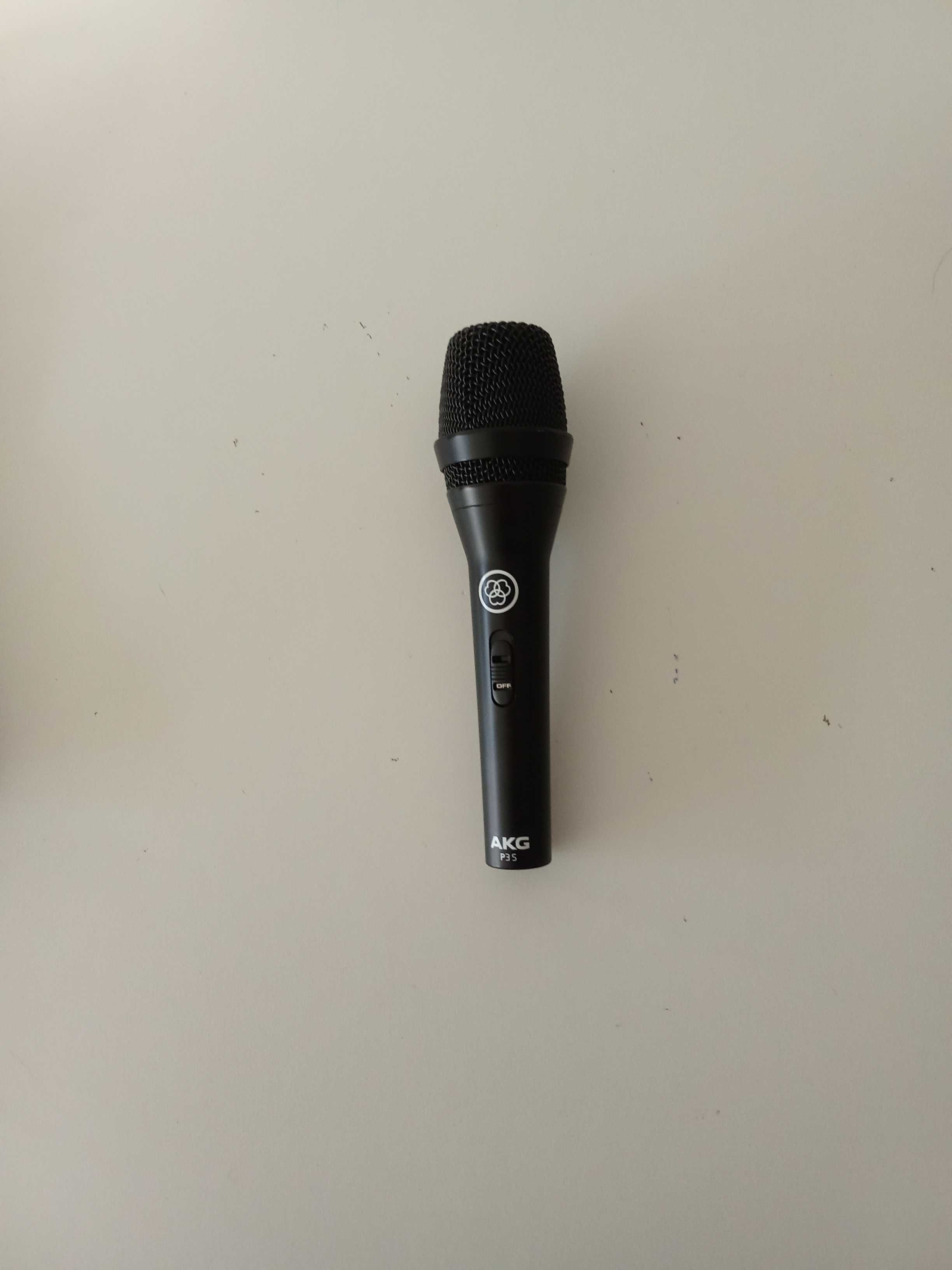 2 Microfones akg e dois suportes