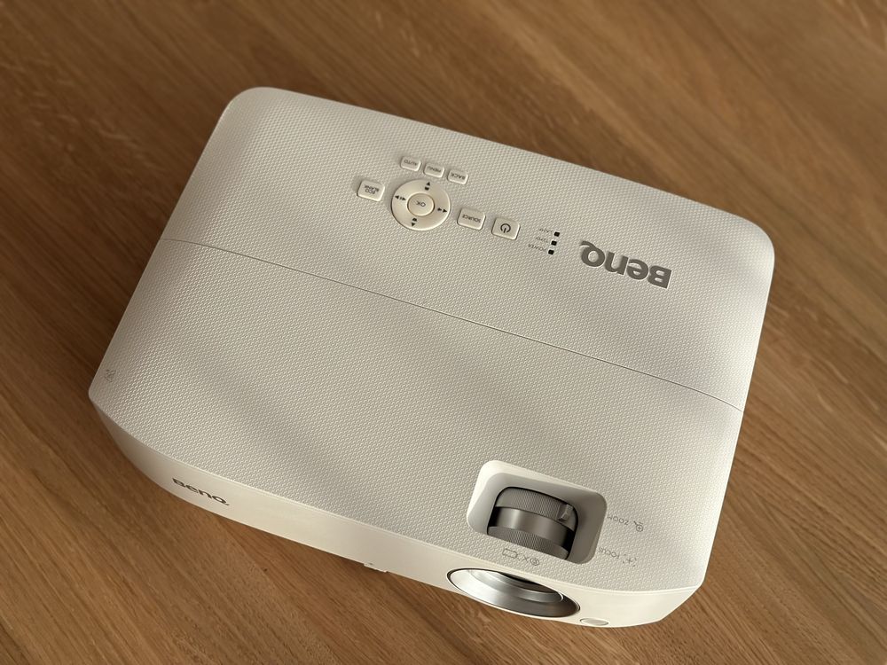Projektor Benq W1050