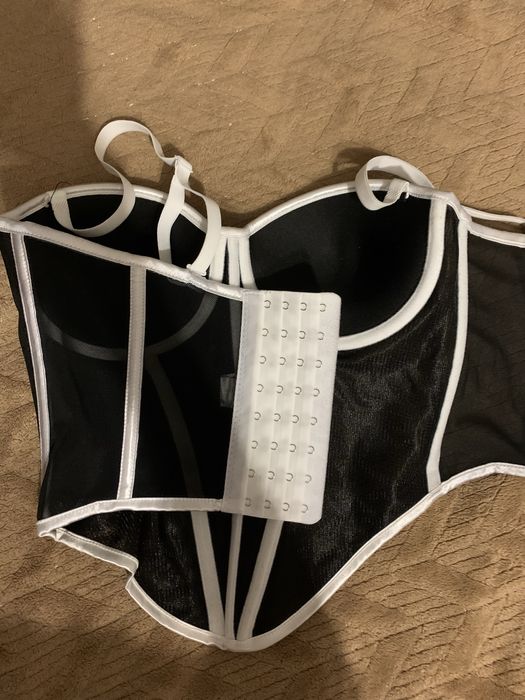 Чорно-білий корсет