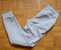 Spodnie dresowe szare 146cm
