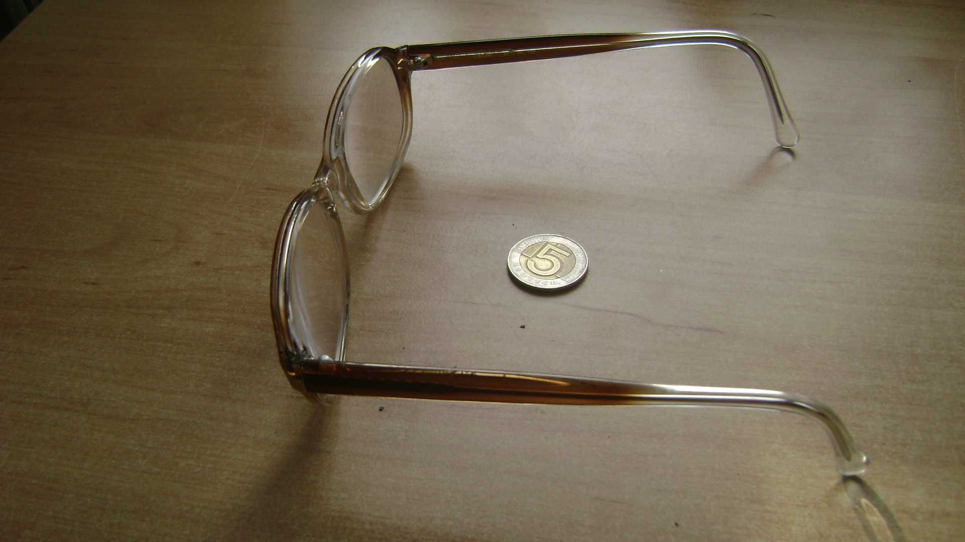 Starocie z PRL - Okulary korekcyjne damskie +2 dioptrie rozstaw 14cm