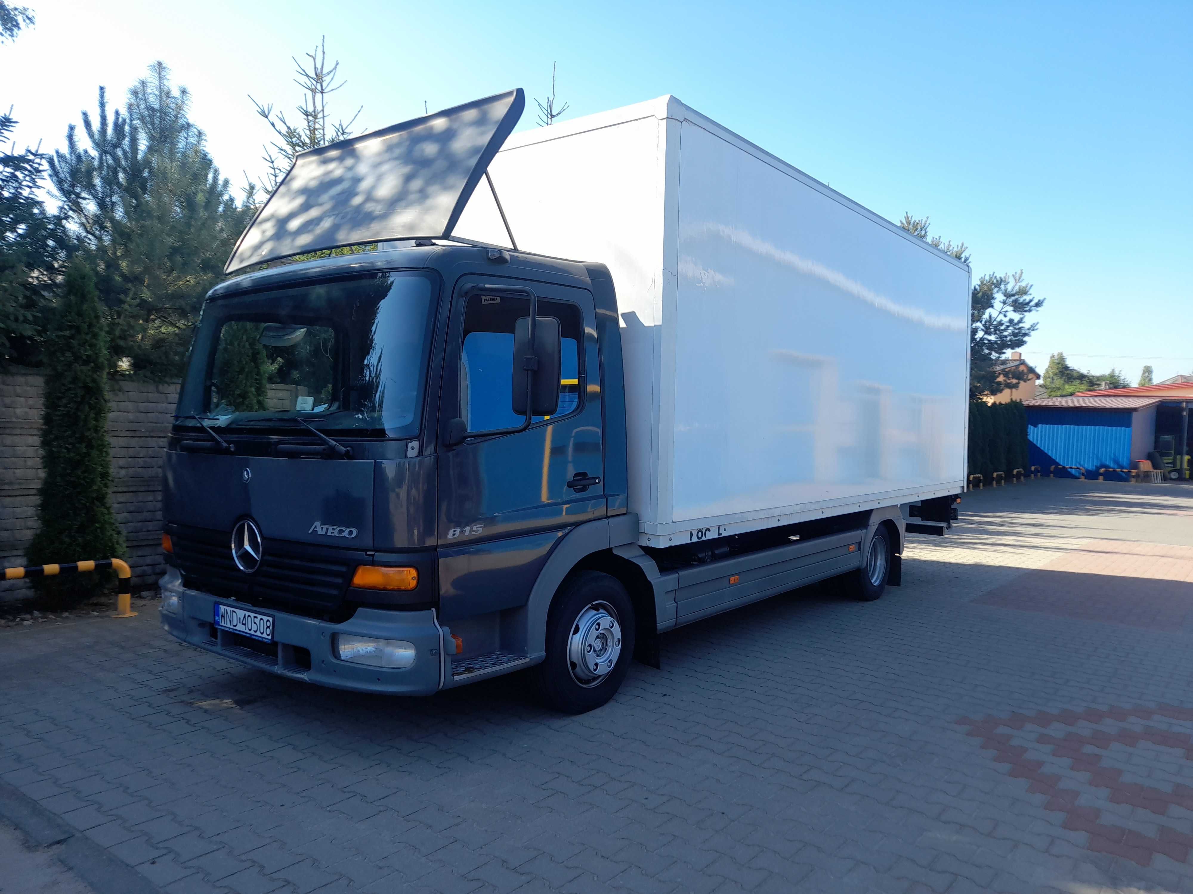 Mercedes Atego 815 99r.  mały przebieg , kontener+winda , zadbany