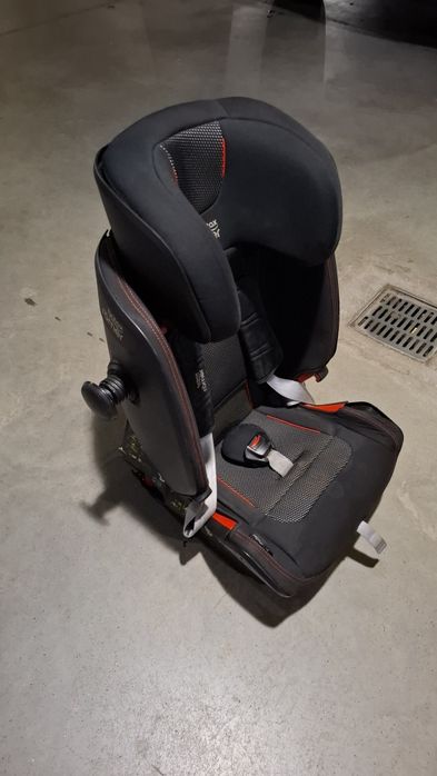 Fotelik samochodowy Britax & Romer Advansafix IV R Air Black 9-36Kg