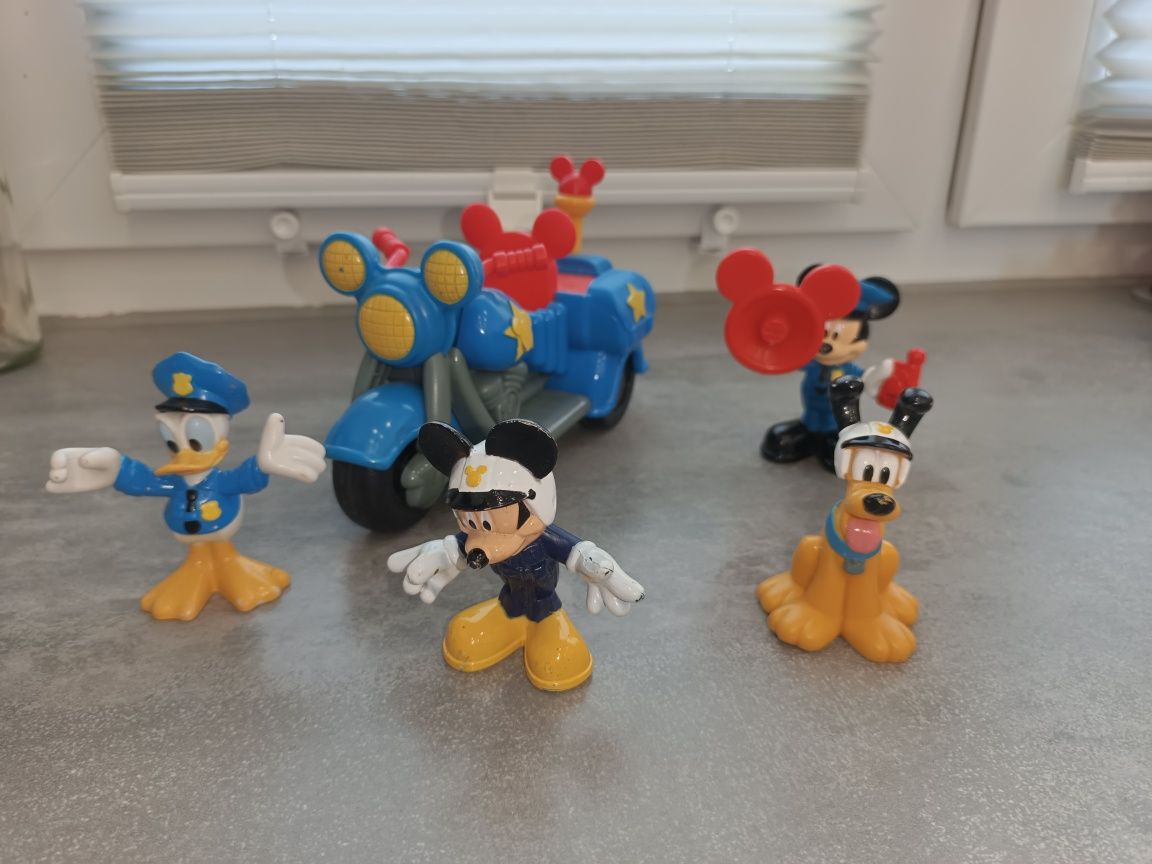 Myszka  Mickey i przyjaciele na motorze