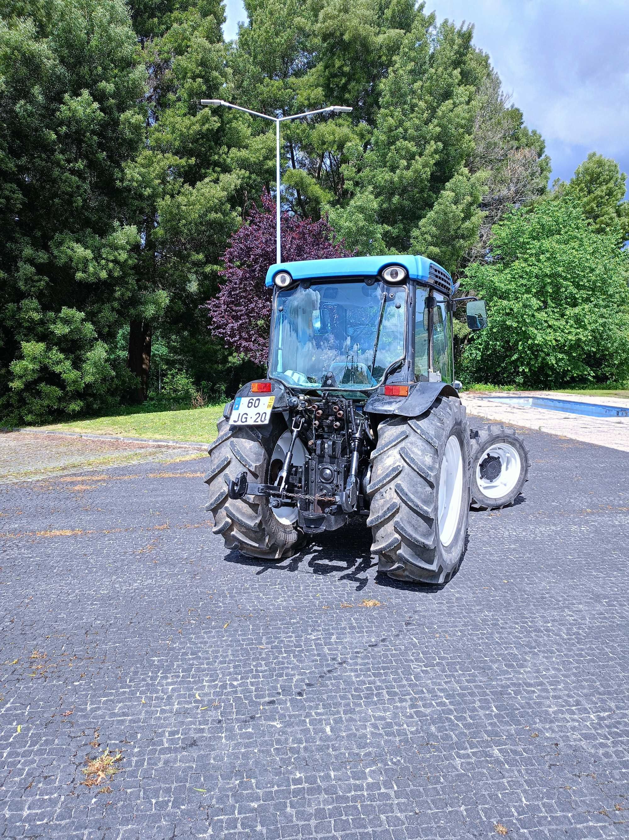 Trator New Holland T4050F