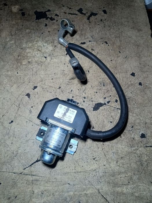 Moduł przekaźnik akumulatora klema VW Touareg I oryginał kpl gwarancja