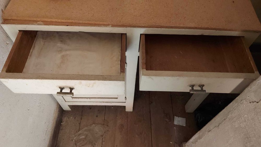 Secretária / Móvel em madeira