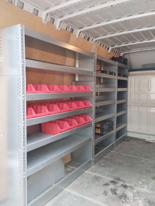 Zabudowa warsztatowa, regały serwisowe, metalowe - regulowane.