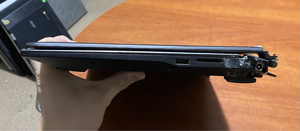 msi 16j9 15.6"/ 8GB RAM/120GB SDD i5-7300Q GTX 1050 2GB! N2676