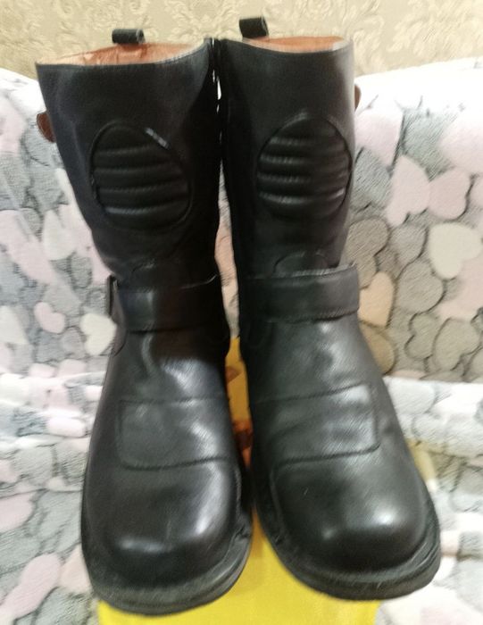 Продам шкіряні мотоботинки Мотоботи в гарному стані 41 розміру