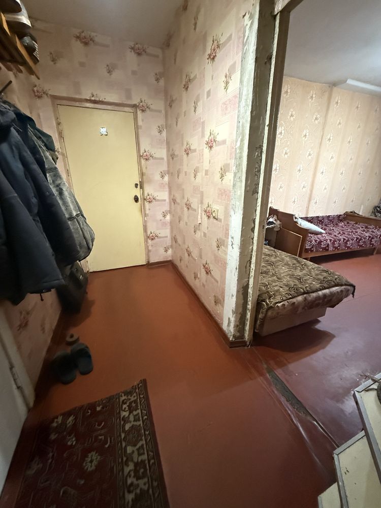 CРОЧНО Центр! Продаж двокімнатної квартири.