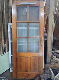 Drzwi drewniane z futryna
