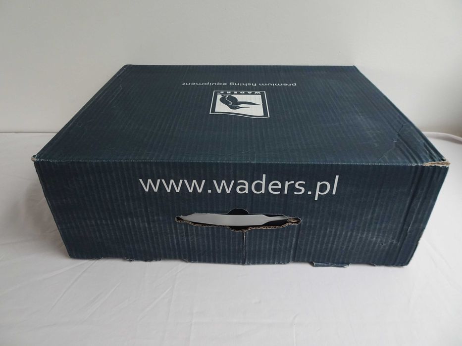 Nowe spodniobuty wodery wędkarskie 41 Waders oliwkowy szelki pudełko