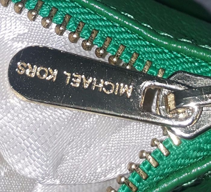 Оригинал.фирменная,стильная,шикарная сумка-клатч michael kors