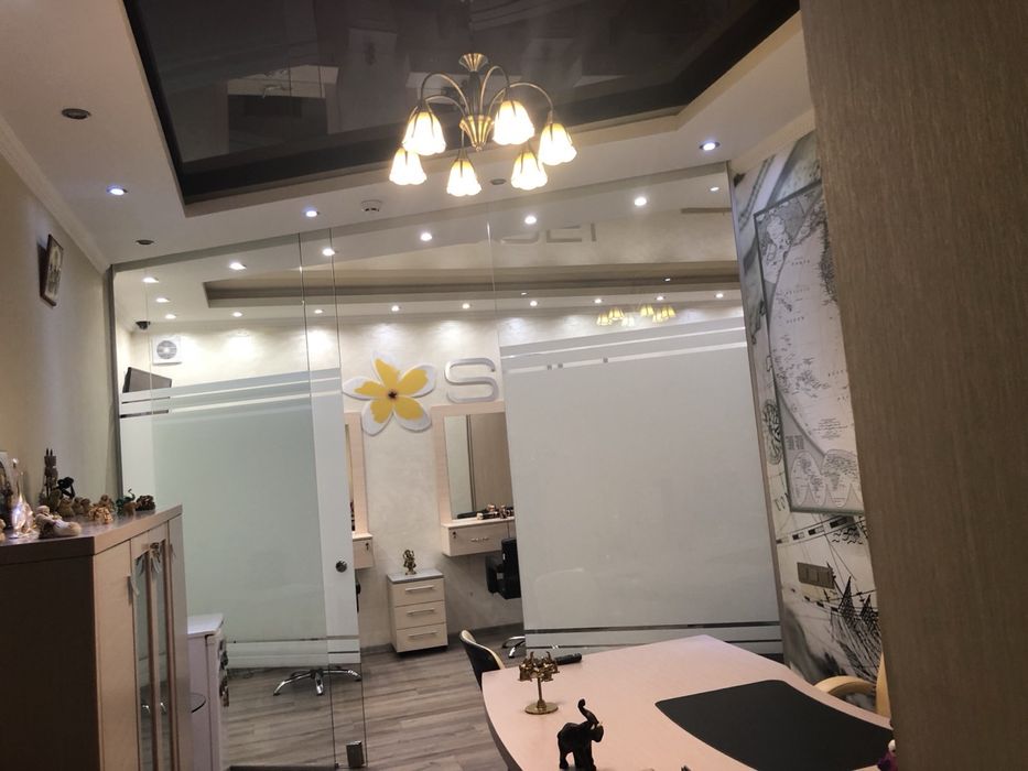 Продаж цокольного приміщення в прохідному місці!