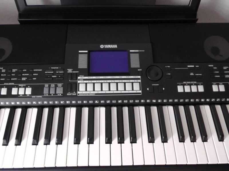 Yamaha PSR-S550 USB LCD keyboard instrument klawiszowy