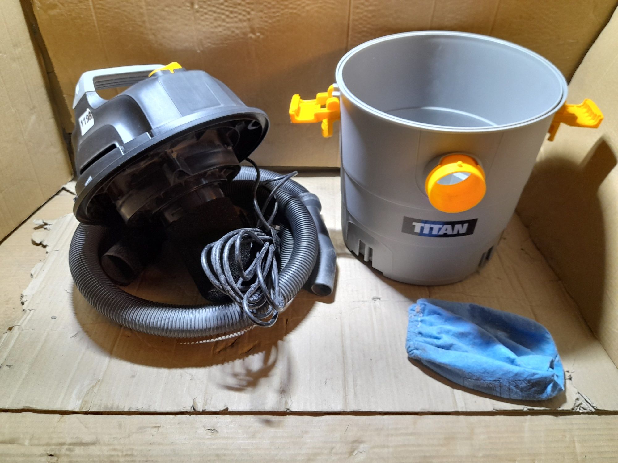 Odkurzacz warsztatowy TITAN 1300W