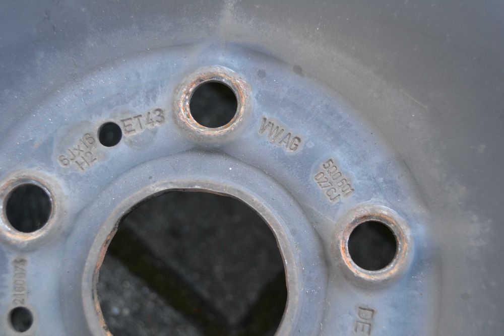 Felgi stalowe 16 cali VW Audi Skoda 5q0 5x112 et43 6x16 komplet felg