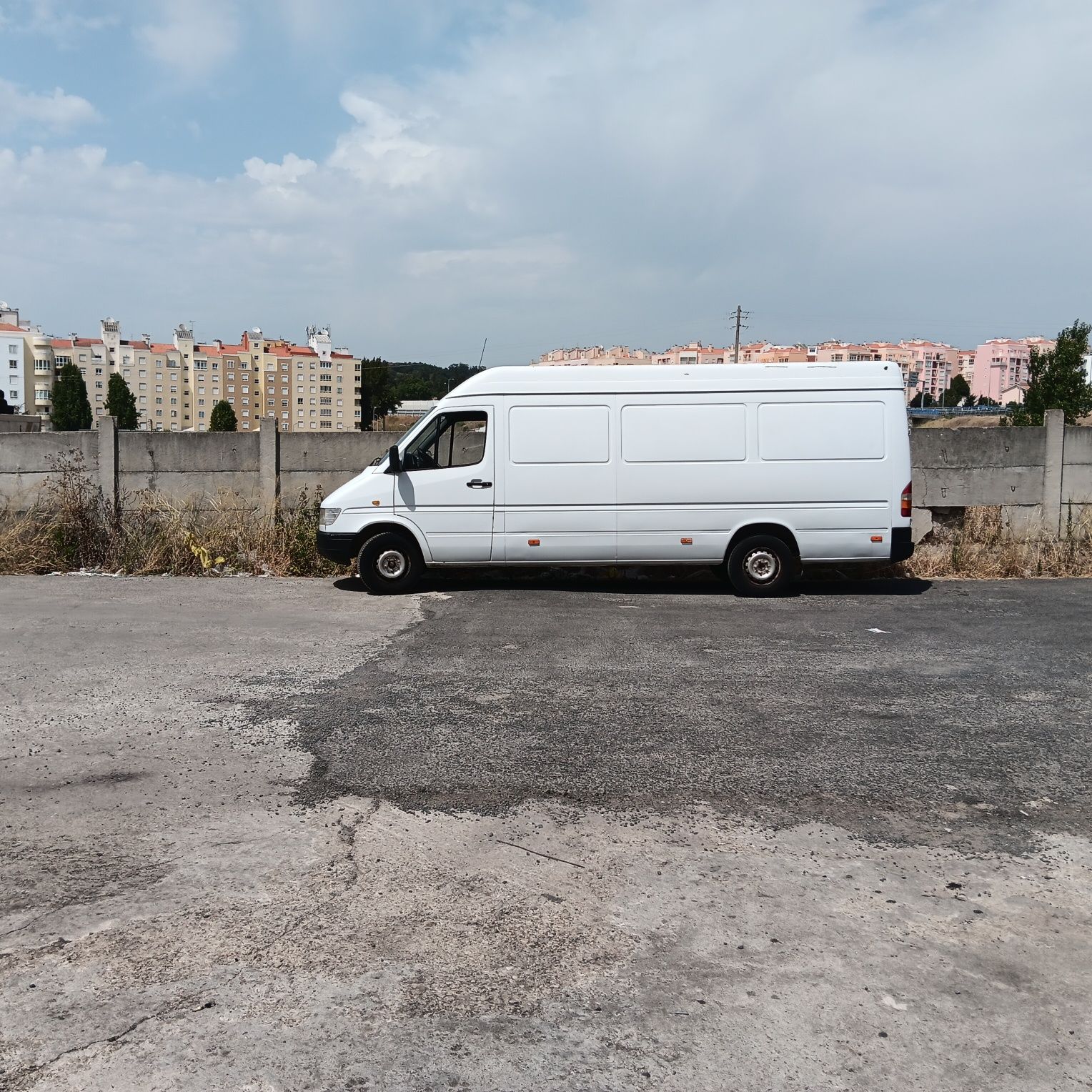 Alugo com motorista 15€ hora