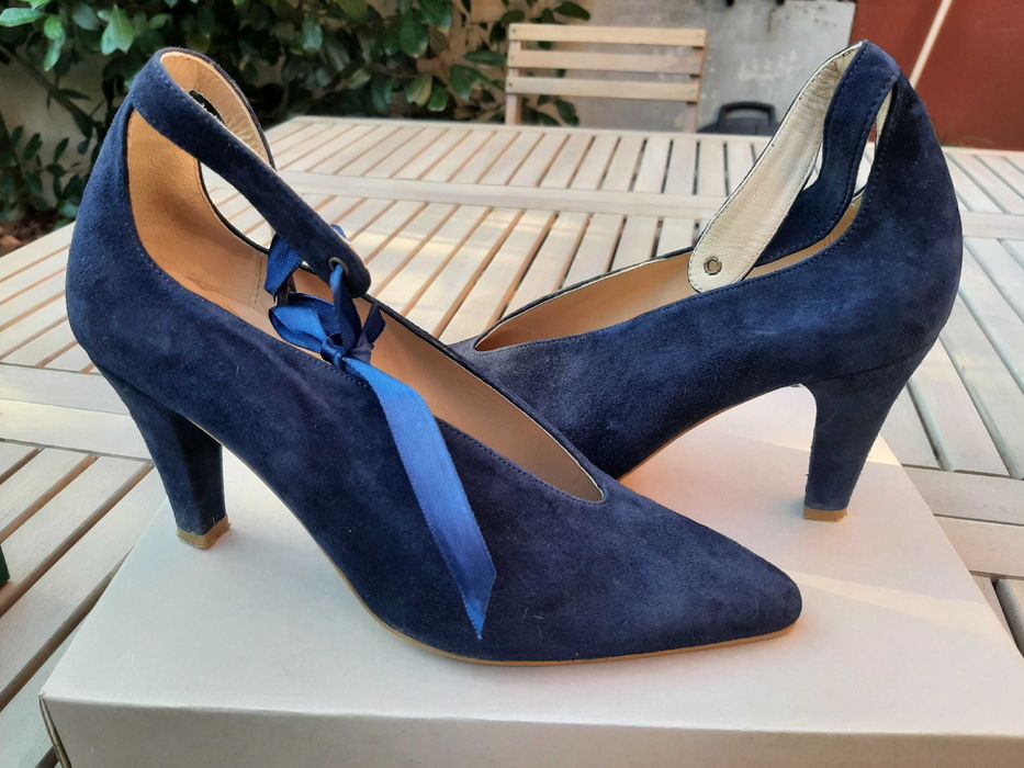 Sapatos elegantes e confortáveis em pele
